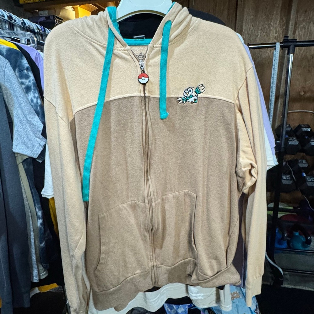 Pokemon - Rowlet hoodie - size 2XL